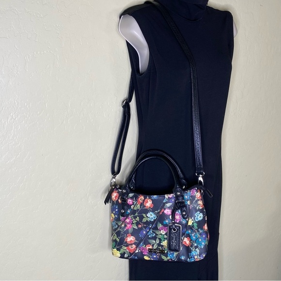 Jessica Simpson Black Floral Zipper Handbag - Picture 2 of 16